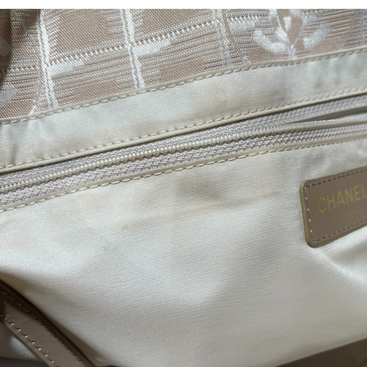 ニュートラベルライントートバック