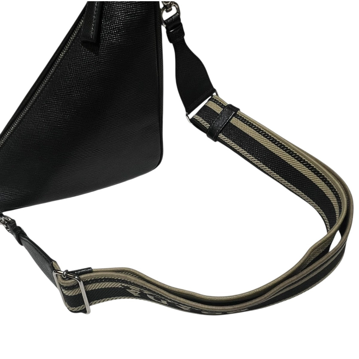 【未使用に近い】PRADA  ベルト　ナイロン　三角プレート　トライアングル PRADA（プラダ） トライアングル ロゴ プレート レザーメッシュベルト