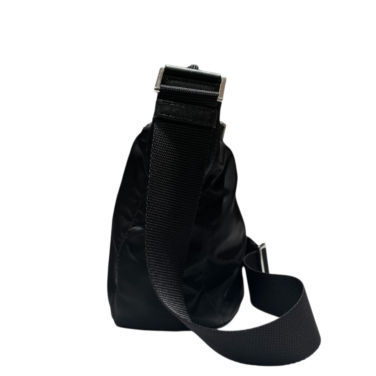 三角プレートショルダーバック