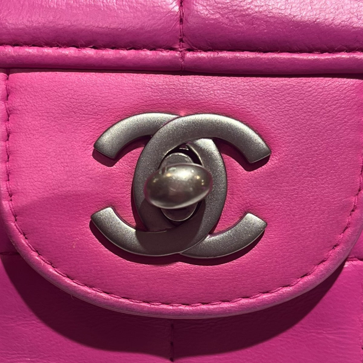 チョコバーチェーンショルダーバッグ