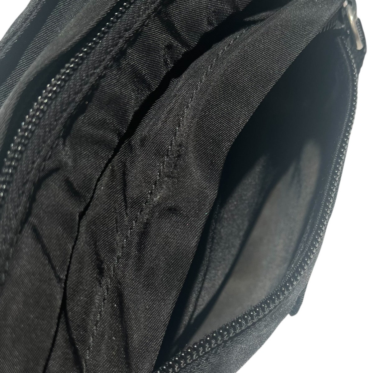 PRADA 三角ロゴ ボディバックV210 古着・中古-7枚目のアイテム画像