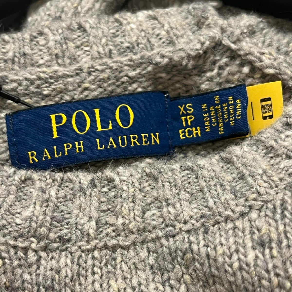 ワンポイントクルーネックニット