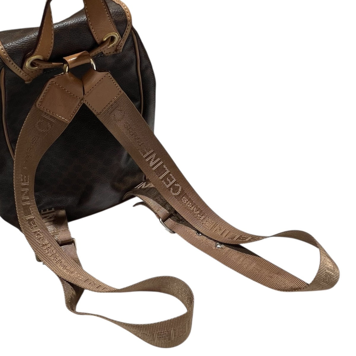 マカダム柄 ロゴストラップバックパック