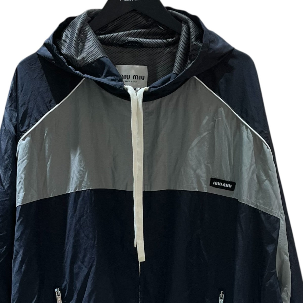 新品未使用⭐︎今季新作！miumiuテクニカルシルク.ジップブルゾンジャケット MIU MIU - ミュウミュウ MIU MIU テクニカルシルクジップブルゾン