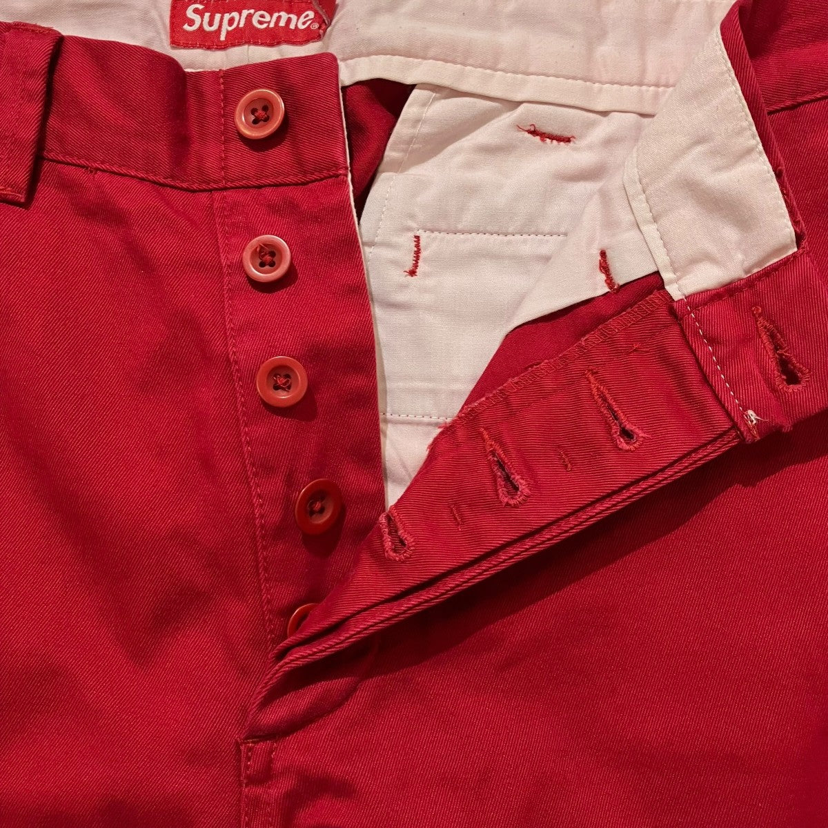 Supreme ロゴ刺繍チノパン 古着・中古-3枚目のアイテム画像