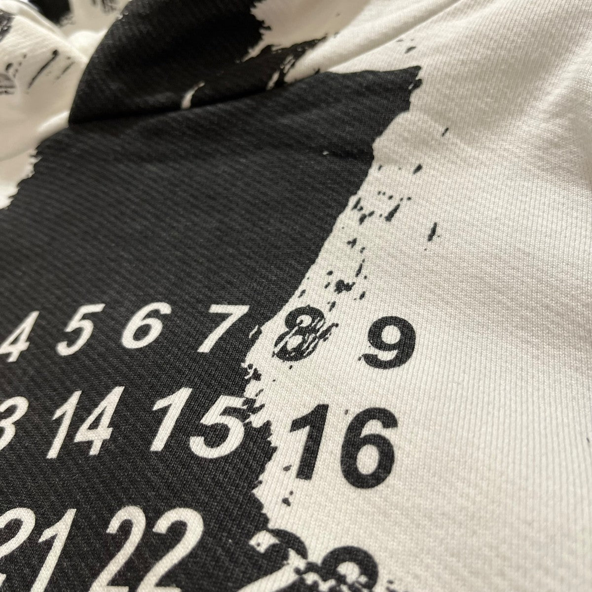 Maison Margiela DIAGONAL PAINT EFFECT HOODIEフード付きパーカーS50GU0151 古着・中古-3枚目のアイテム画像