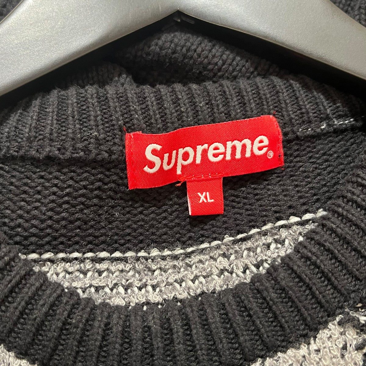 Supreme(シュプリーム) ロゴデザインChenille Logo Sweater ニット