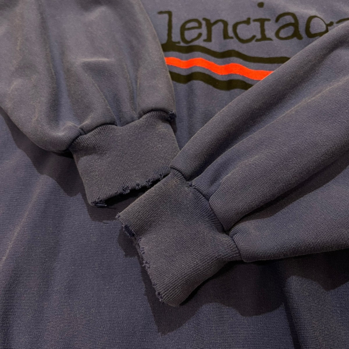 BALENCIAGA ダメージ加工 キャンペーンロゴスウェット720428 古着・中古-4枚目のアイテム画像