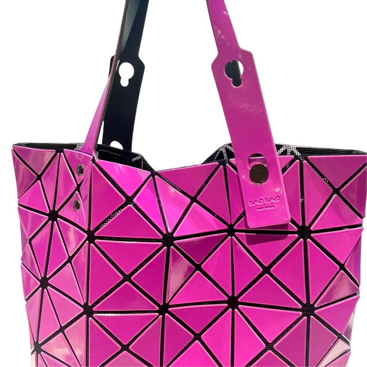 BAO BAO ISSEY MIYAKE(バオバオイッセイミヤケ) LUCENTトートバッグ BAO BAO ISSEY MIYAKE(バオバオイッセイミヤケ) LUCENTトートバッグ