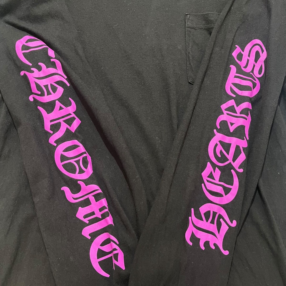 CHROME HEARTS OLD ENGLISH NECK LOGO L／S POCKET T長袖カットソー 古着・中古-3枚目のアイテム画像