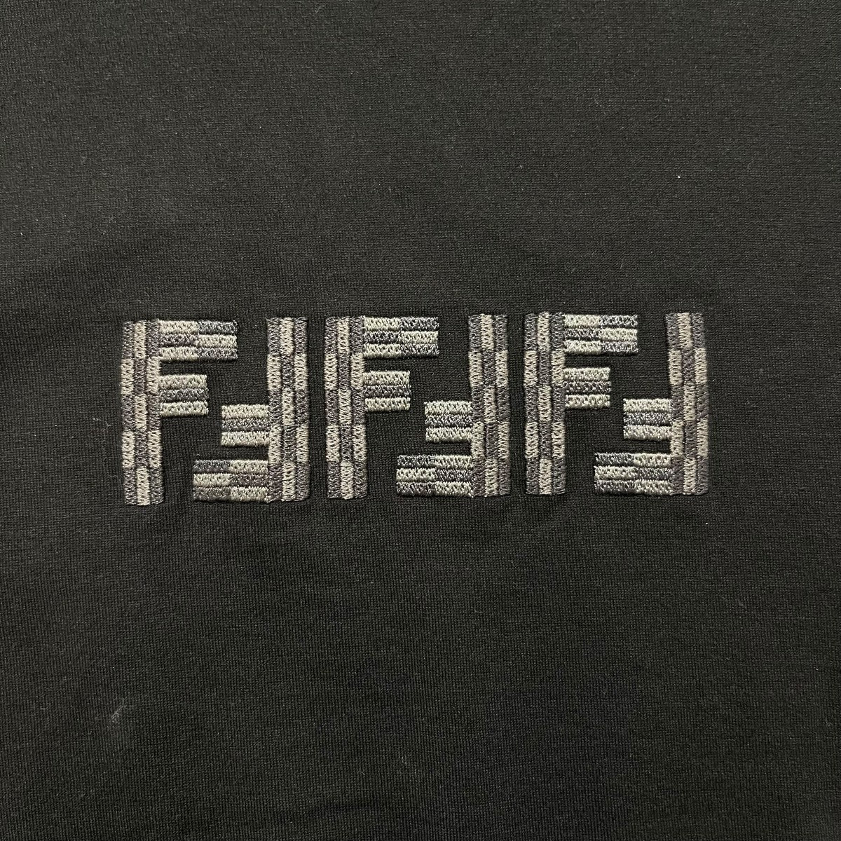 ロゴ刺繍半袖Tシャツ12CPZ-24-395
