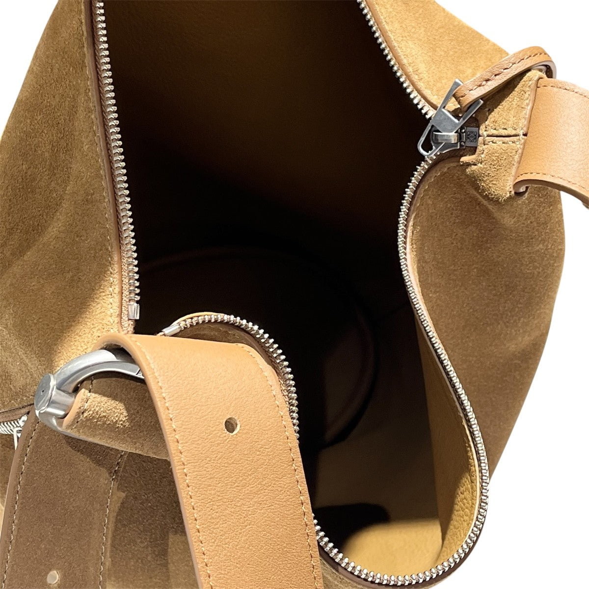 LOEWE ループバケット ミディアム スエードカーフ レザー ショルダーバッグ 古着・中古-7枚目のアイテム画像