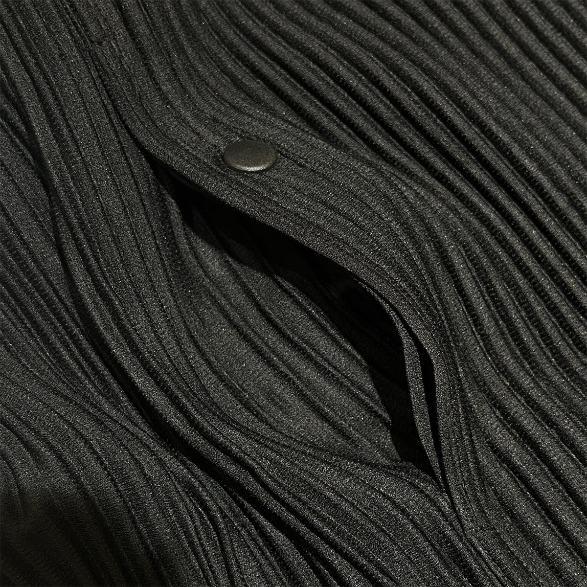 HOMME PLISSE ISSEY MIYAKE プリーツノーカラージップジャケットHP53JC300 QUARRY 古着・中古-3枚目のアイテム画像