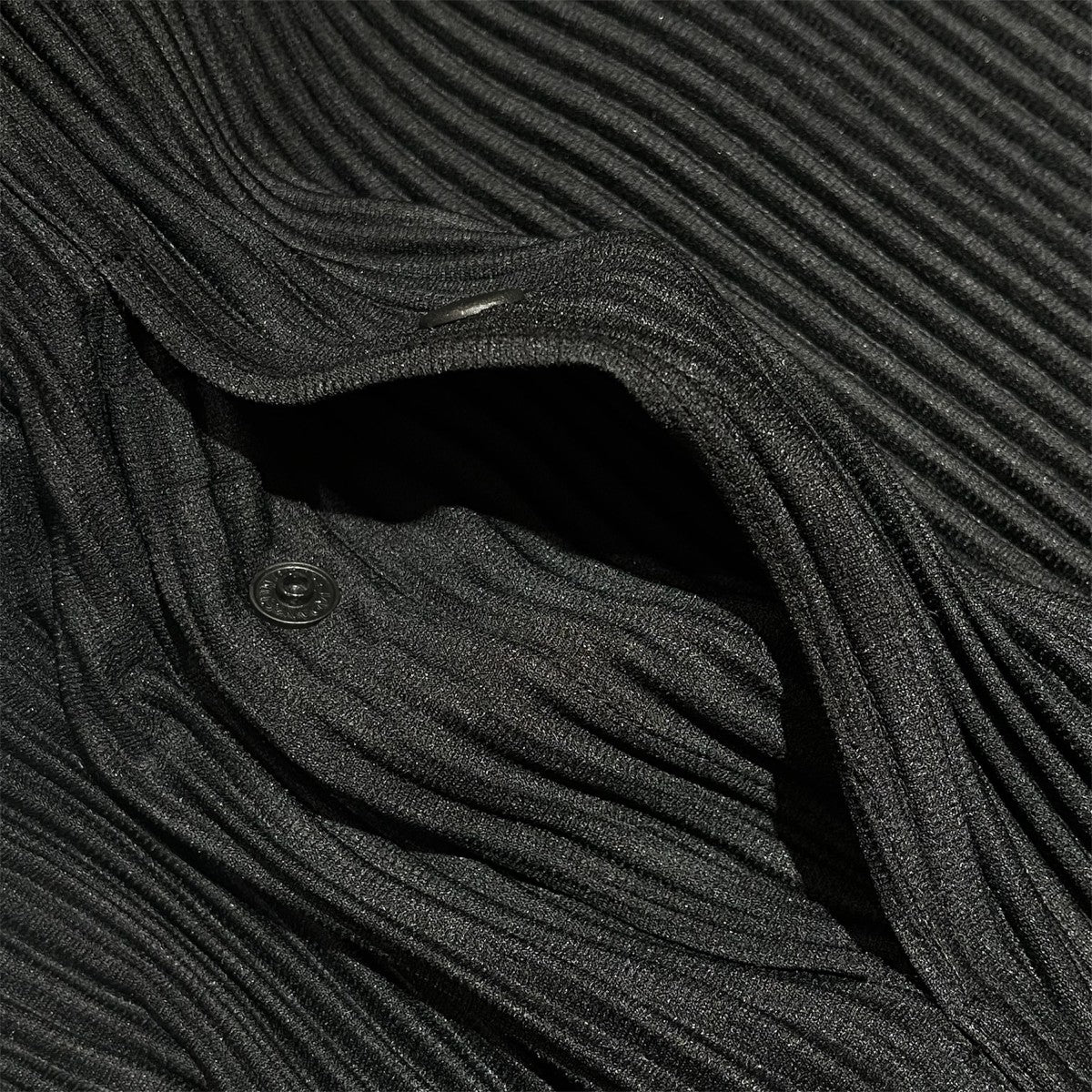 HOMME PLISSE ISSEY MIYAKE プリーツノーカラージップジャケットHP53JC300 QUARRY 古着・中古-4枚目のアイテム画像