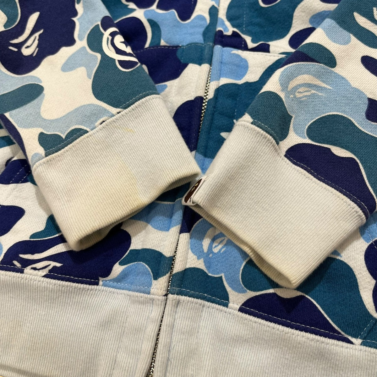 A BATHING APE CAMO SHARK FULLZIP HOODIEカモフラージュパーカー001ZPH302018X 古着・中古-4枚目のアイテム画像