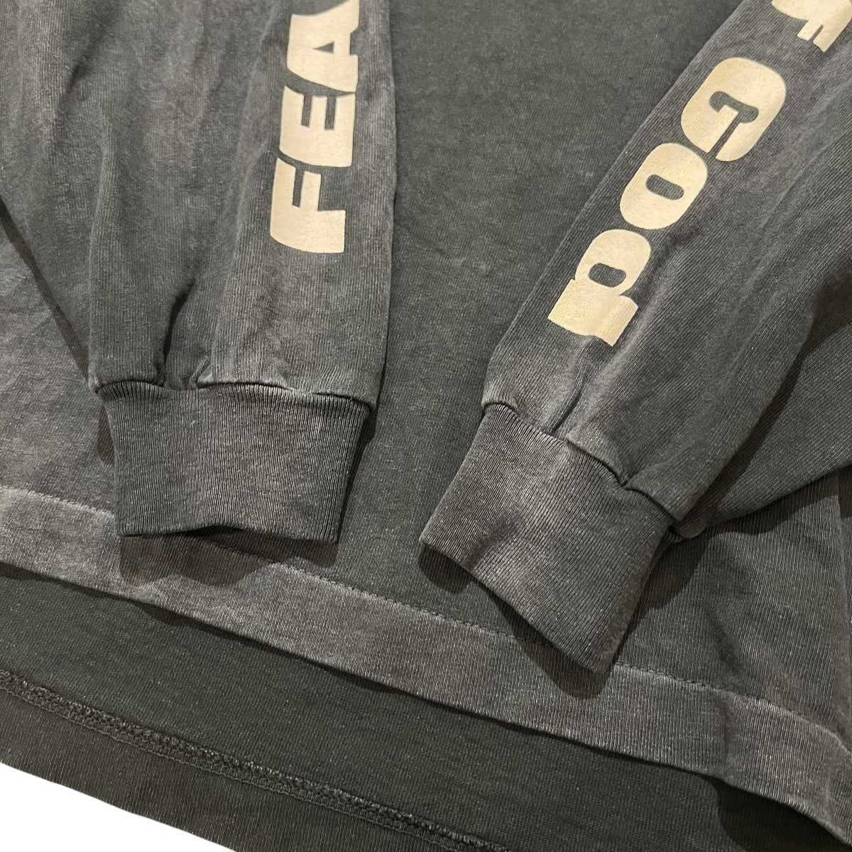 ウォッシュ加工 ロゴプリント長袖Tシャツ