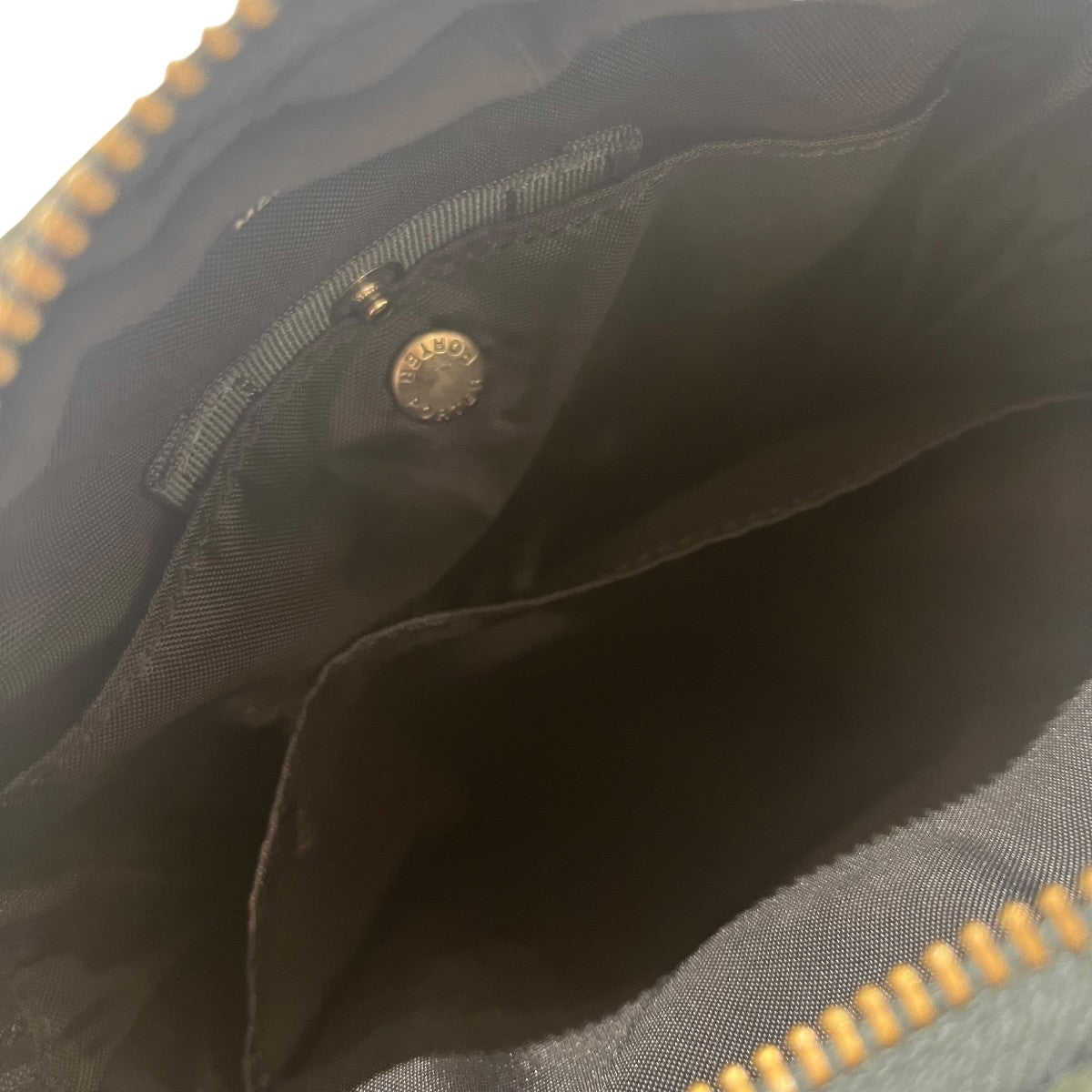FINESSEショルダーバッグ