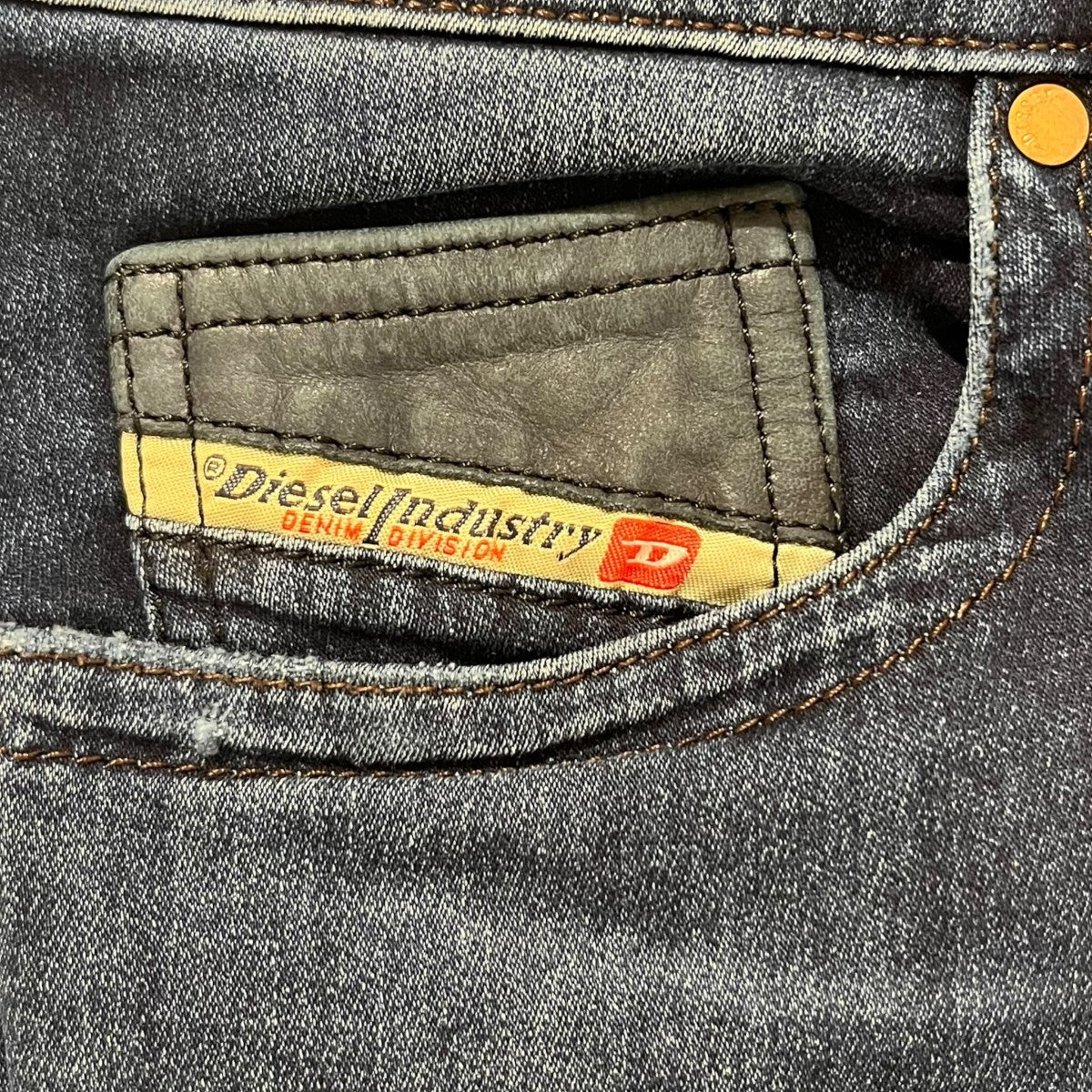 リペア加工スウェットデニムパンツTHAVAR