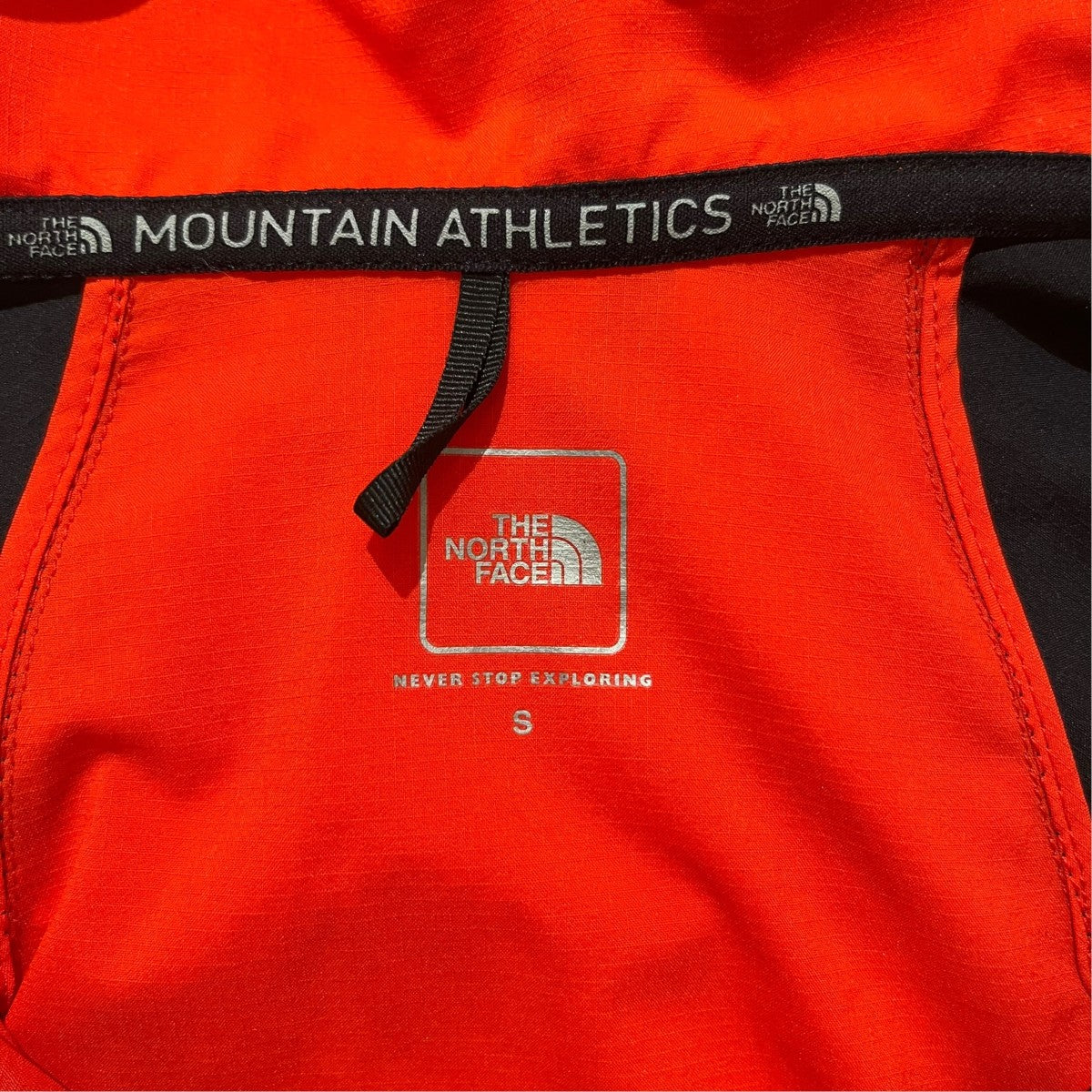 NP71877 ANYTIME WIND HOODIE