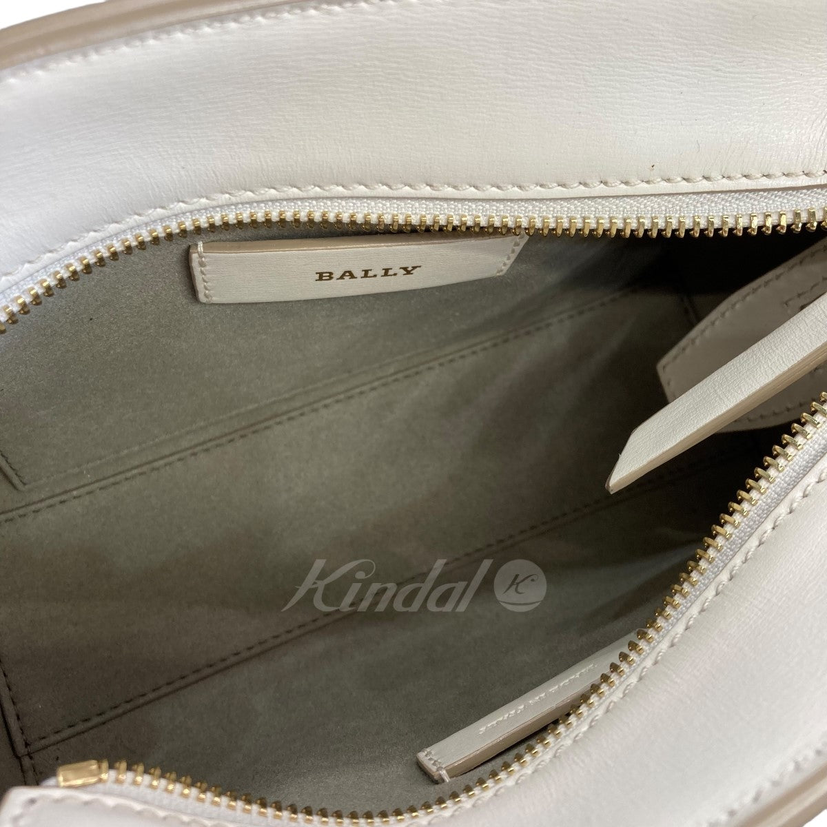 BALLY(バリー) 「SOMMY」 2WAYショルダーバッグ AATH ホワイト｜【公式】カインドオルオンライン  ブランド古着・中古通販【kindal】