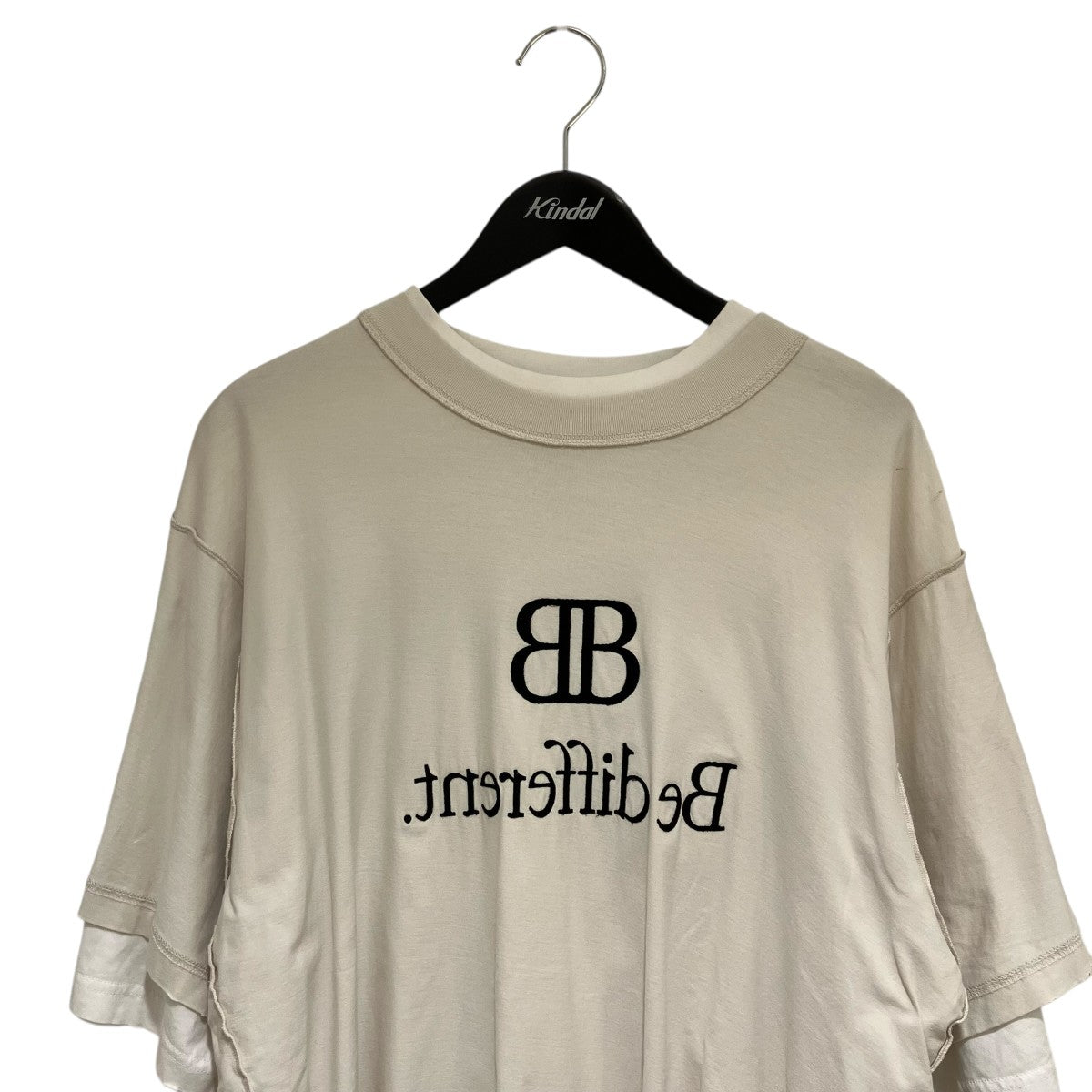 22AWBe different半袖Tシャツ720400