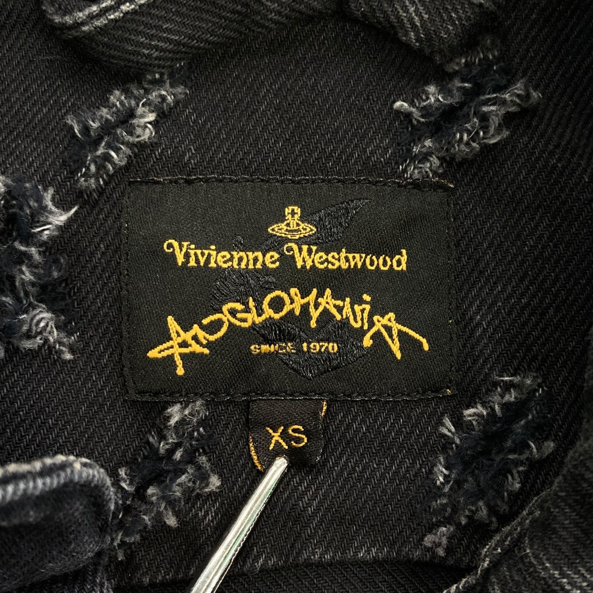 VIVIENNE WESTWOOD ANGLOMANIA(ヴィヴィアン・ウエストウッドアングロマニア) ダメージ加工デニムシャツ00E8M200071-BF01  00E8M200071-BF01 ブラック サイズ XS｜【公式】カインドオルオンライン ブランド古着・中古通販【kindal】