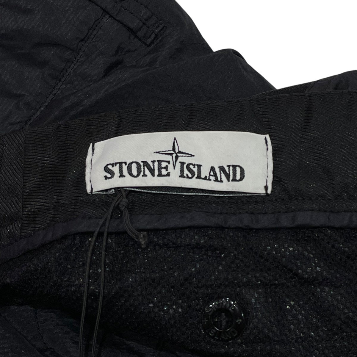 STONE ISLAND(ストーンアイランド) ナイロンハーフパンツ