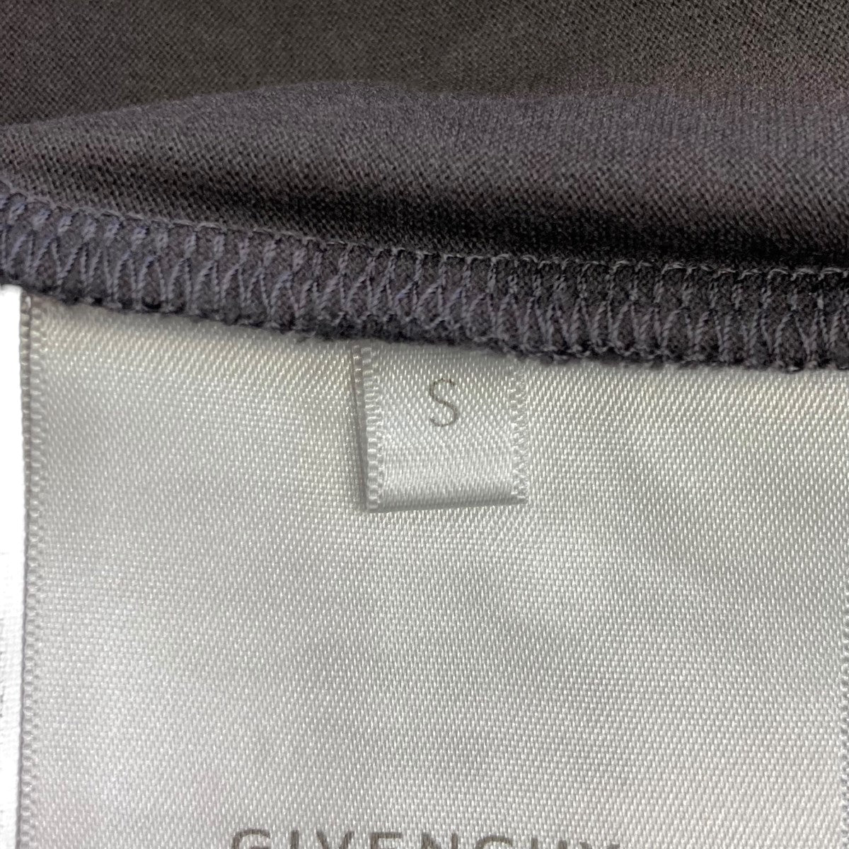 ジバンシィの24AW クルーネックカットソー BM71JA3YN0です。 GIVENCHY トップス 古着・中古アイテム