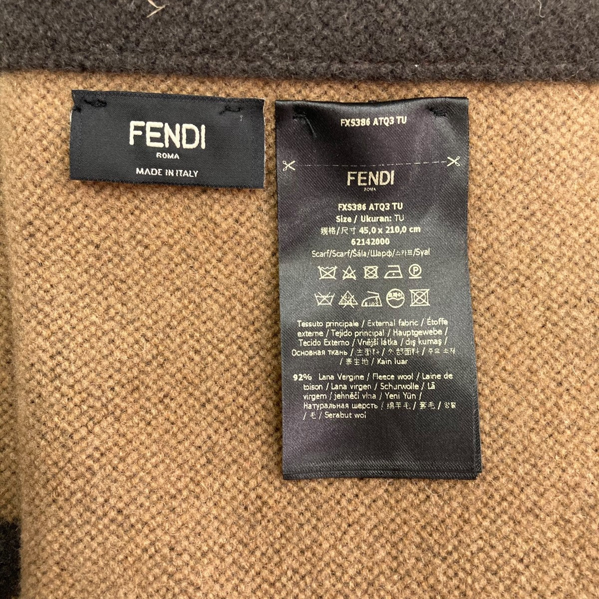美品！お値下げ！ お得です！FENDI FFロゴ付きブラウンストール フェンディ FENDI ストール マフラー FFロゴ ブラック