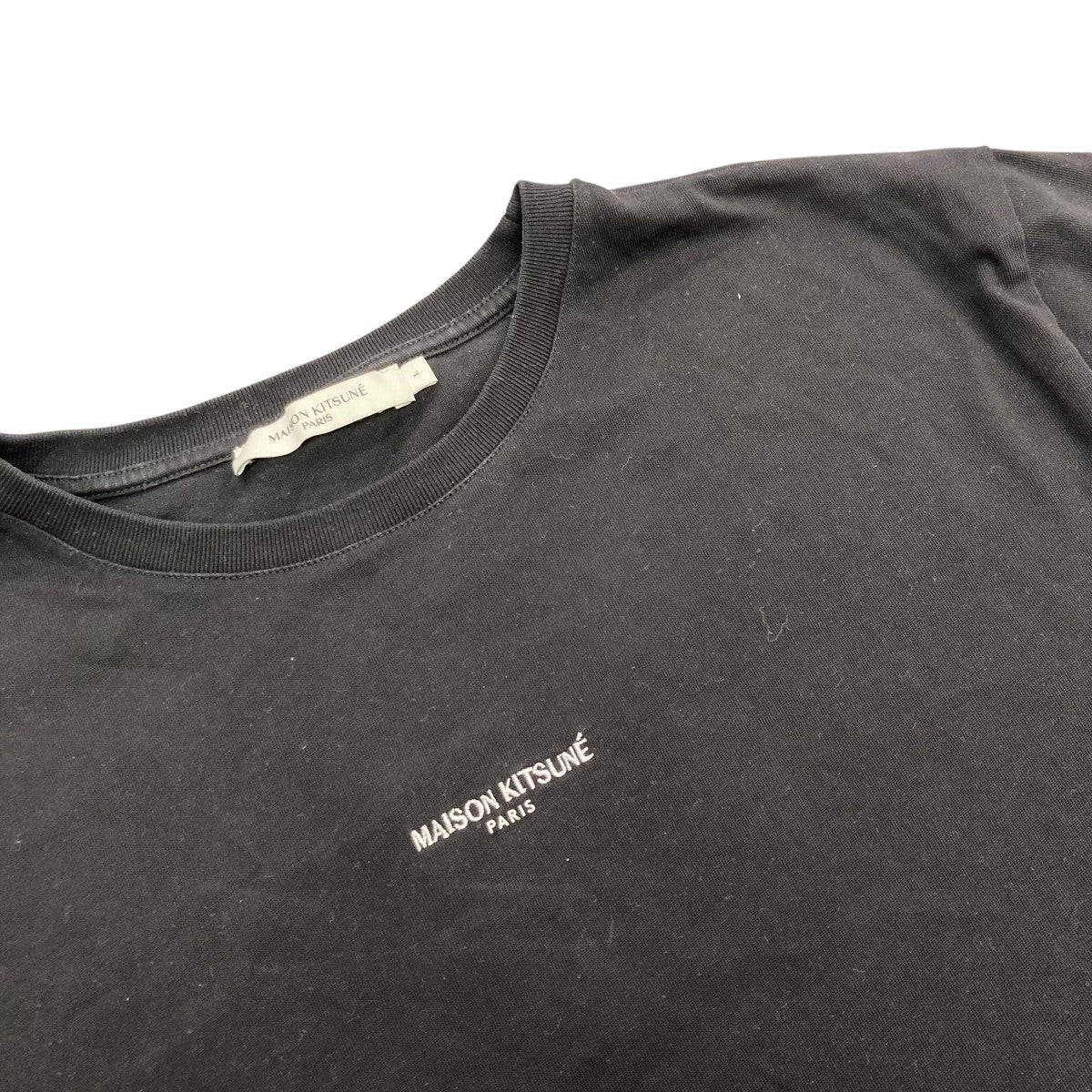 MAISON KITSUNE(メゾンキツネ) ロゴ刺繍TシャツKM00112KJ0035 MAISON KITSUNE(メゾンキツネ) ロゴ刺繍TシャツKM00112KJ0035