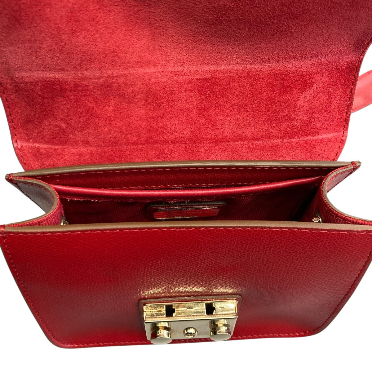 FURLA(フルラ) メトロポリスショルダーバッグ レッド｜【公式  