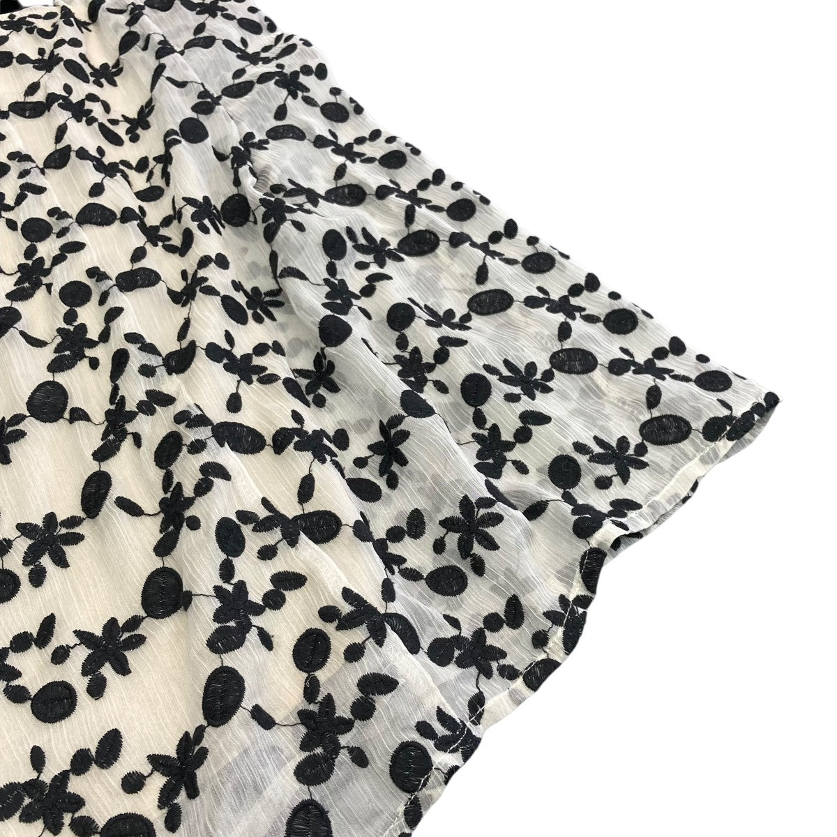 クラネ　CLANE 花柄刺繍ロングワンピース　Mサイズ 繊細な楊柳と花柄刺繍がたまらない！7月15日発売の刺繍シリーズ