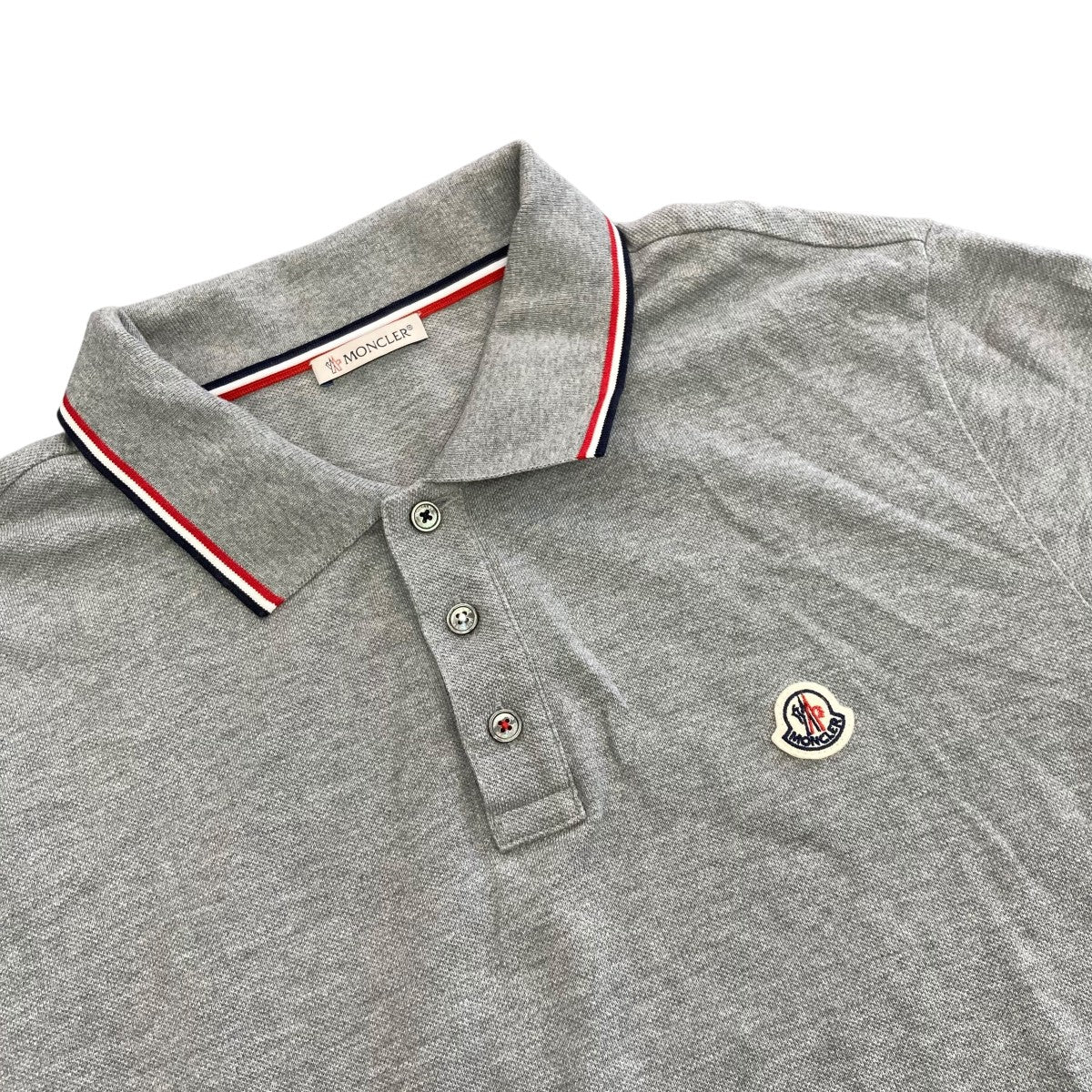 【MONCLER】グレー ポロシャツ グレー ポロシャツ : Tシャツ＆ポロシャツ 向けの メンズ