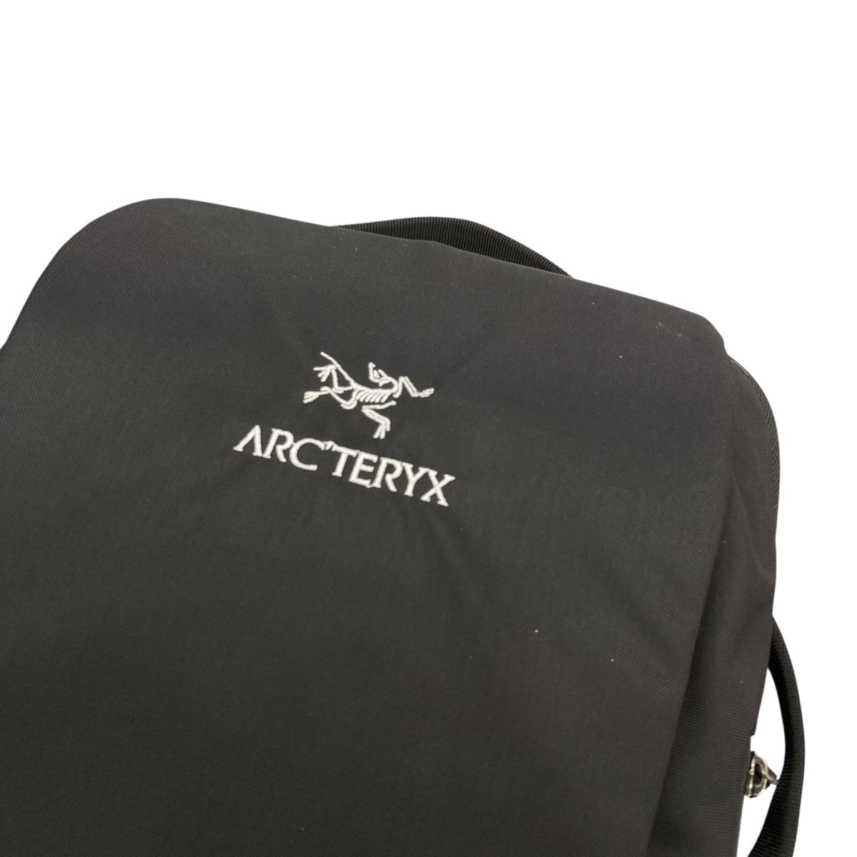 ARC'TERYX BLADE 6 ブラックバックパック アークテリクス】ブレード6のサイズ感をレビュー!通勤に最適な