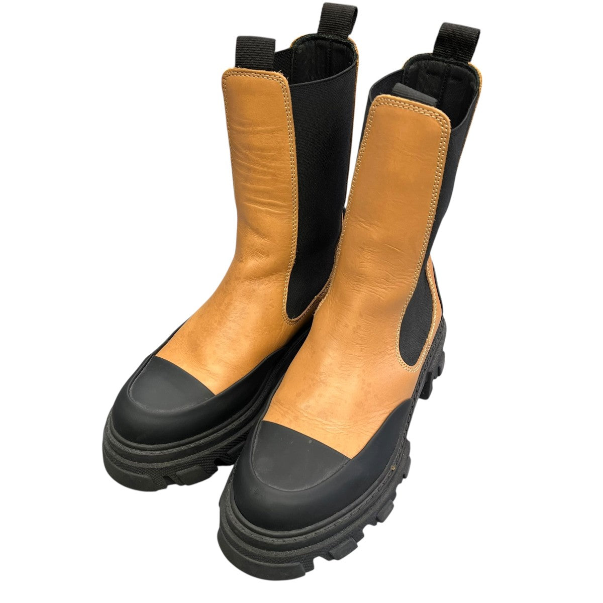 新品ganni チャンキーソールアンクルブーツ　39 Ganni(ガニー) チャンキーソールフロントジップアップブーツ ブラック