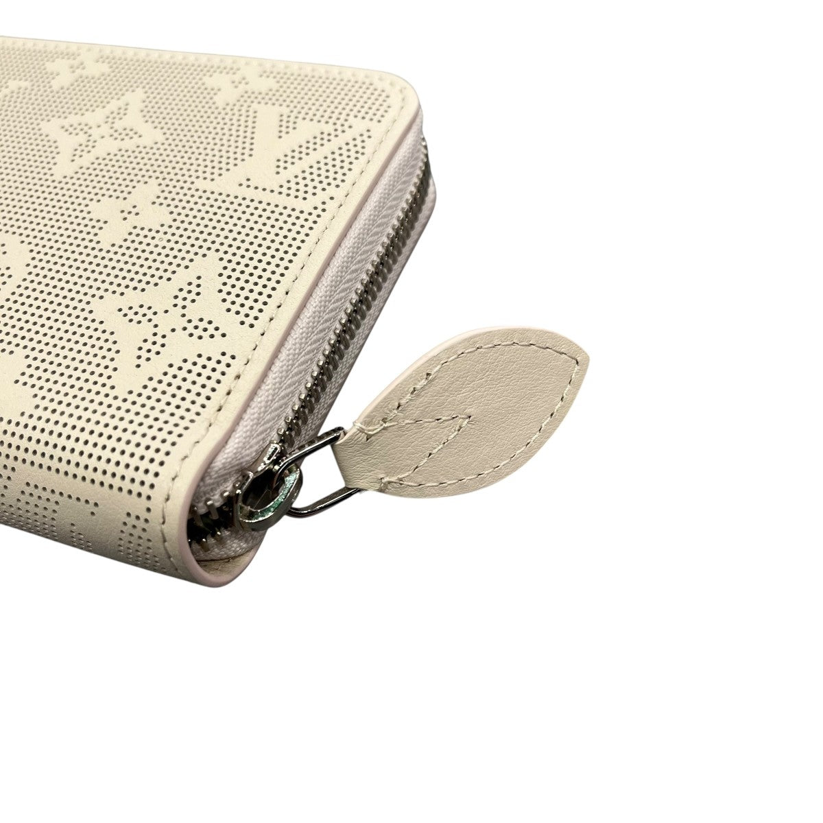 LOUIS VUITTON マヒナ・リバース ジッピー・ウォレット長財布M83029 古着・中古-3枚目のアイテム画像