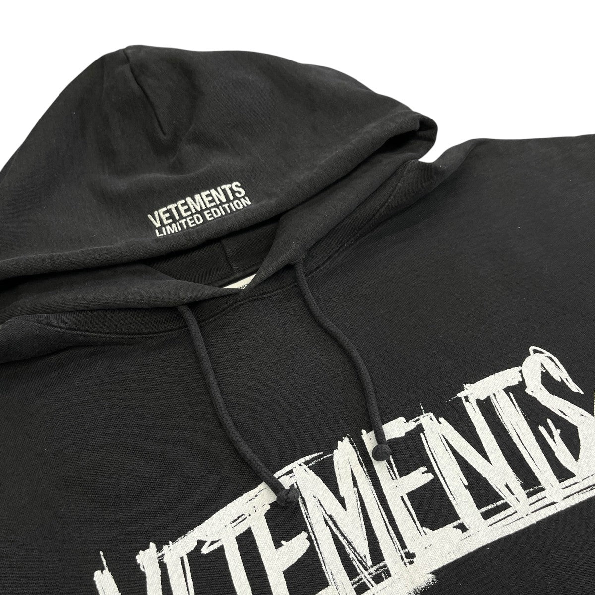 World Tour Logo HoodieパーカーUA52TR910W