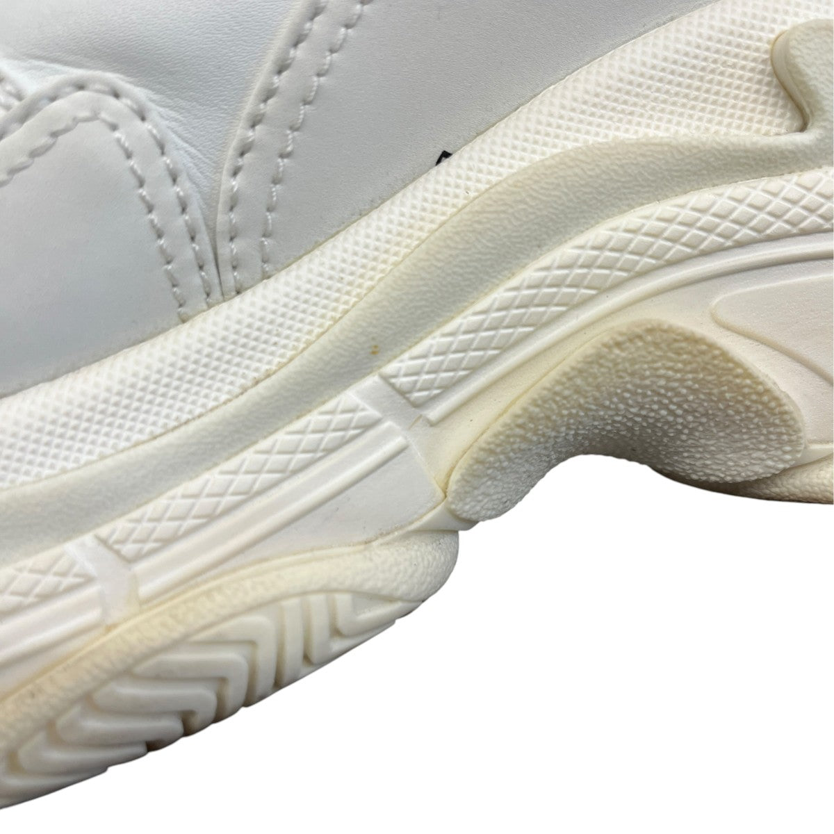TRIPLE S SNEAKERローカットスニーカー524039