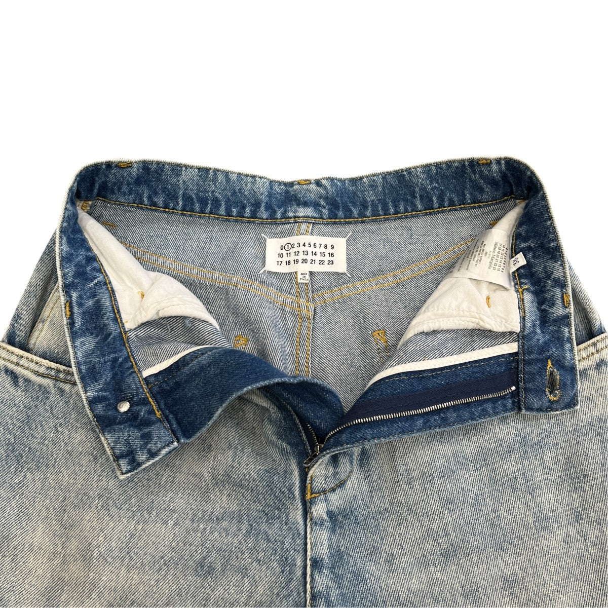 22AWスラッシュディテールデニムパンツS51LA0051