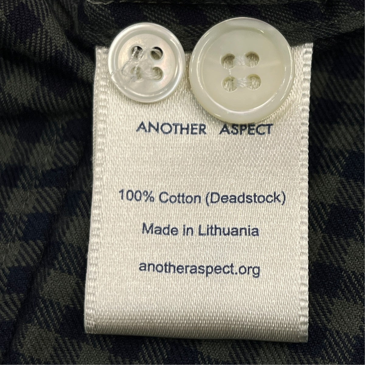チェックシャツ