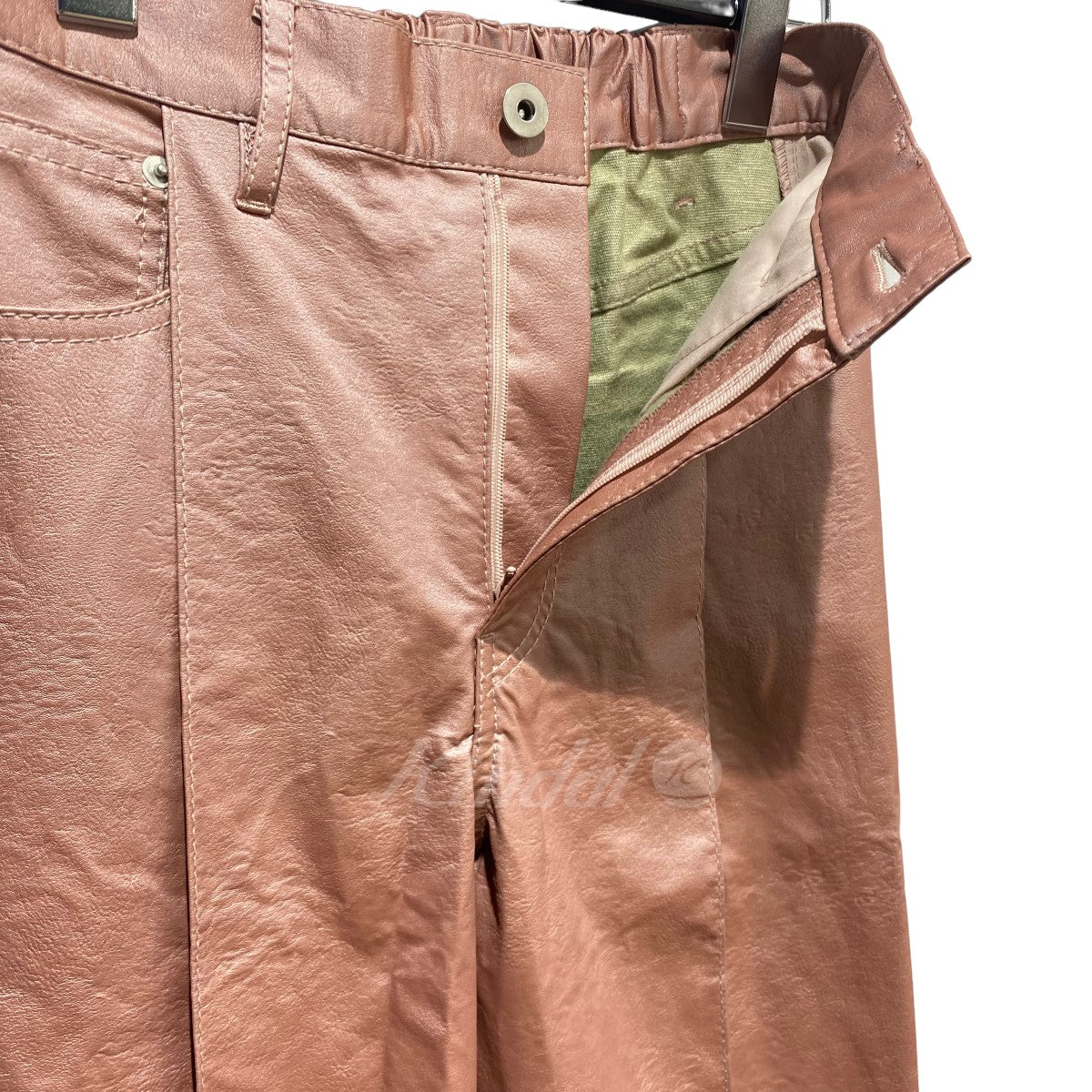 UNDRESSED DENIM DETAIL フェイクレザーパンツ
