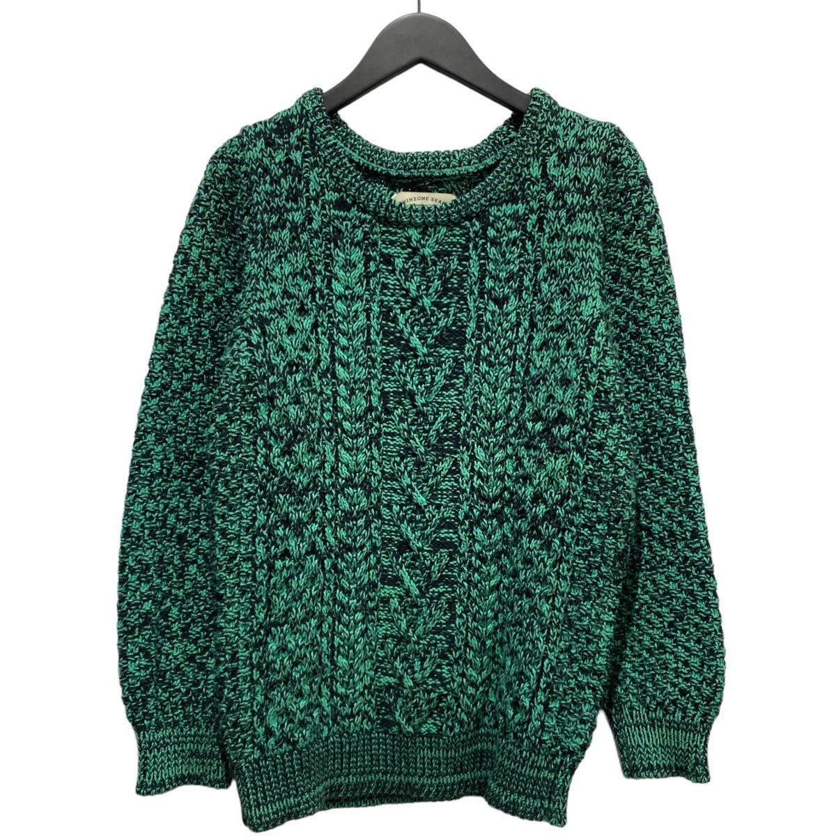 ケーブルニット