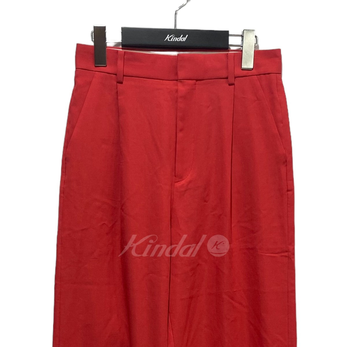 タック入りスラックス