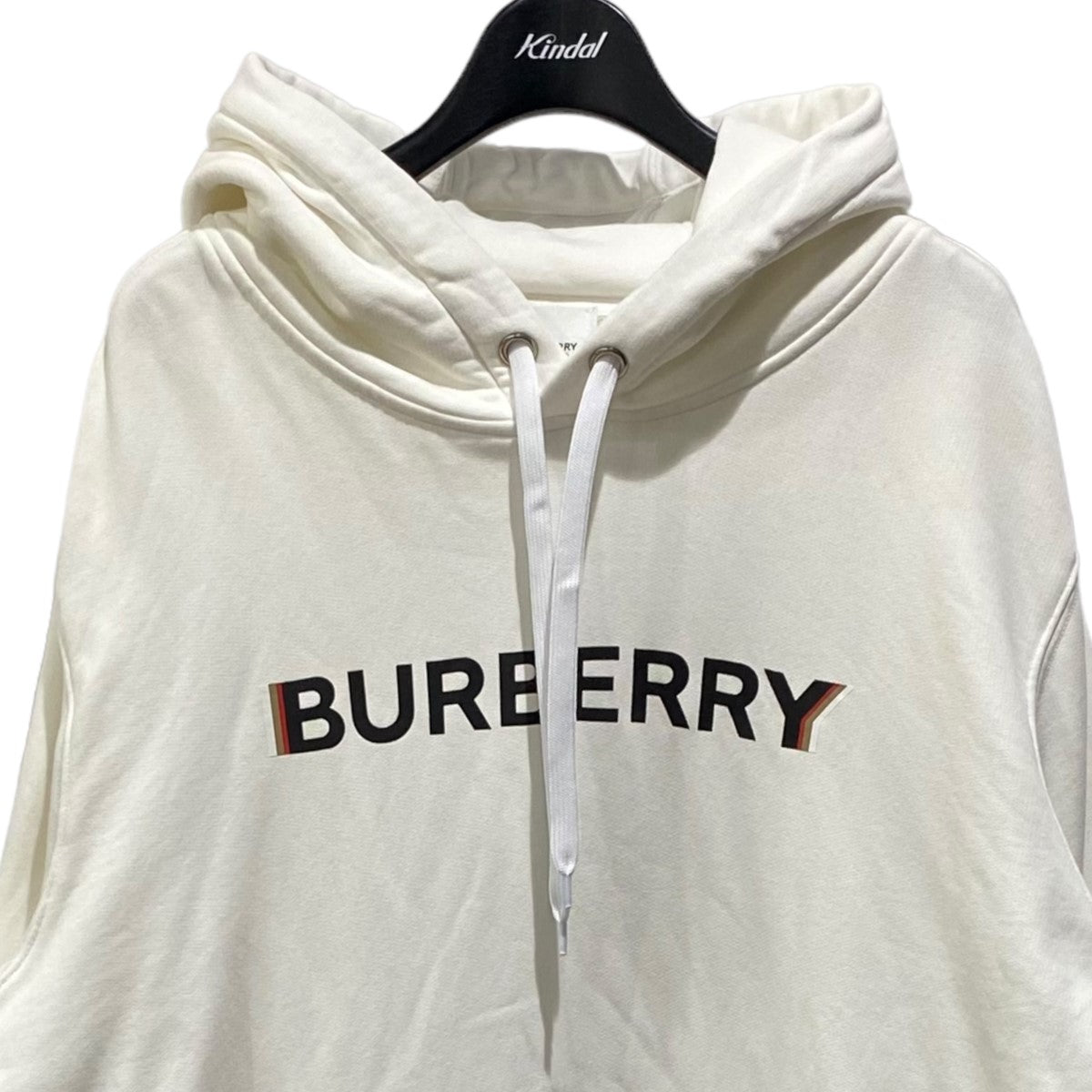 BURBERRY(バーバリー) ロゴプリント フーディスウェット 8052657 ホワイト サイズ L｜【公式】カインドオルオンライン  ブランド古着・中古通販【kindal】