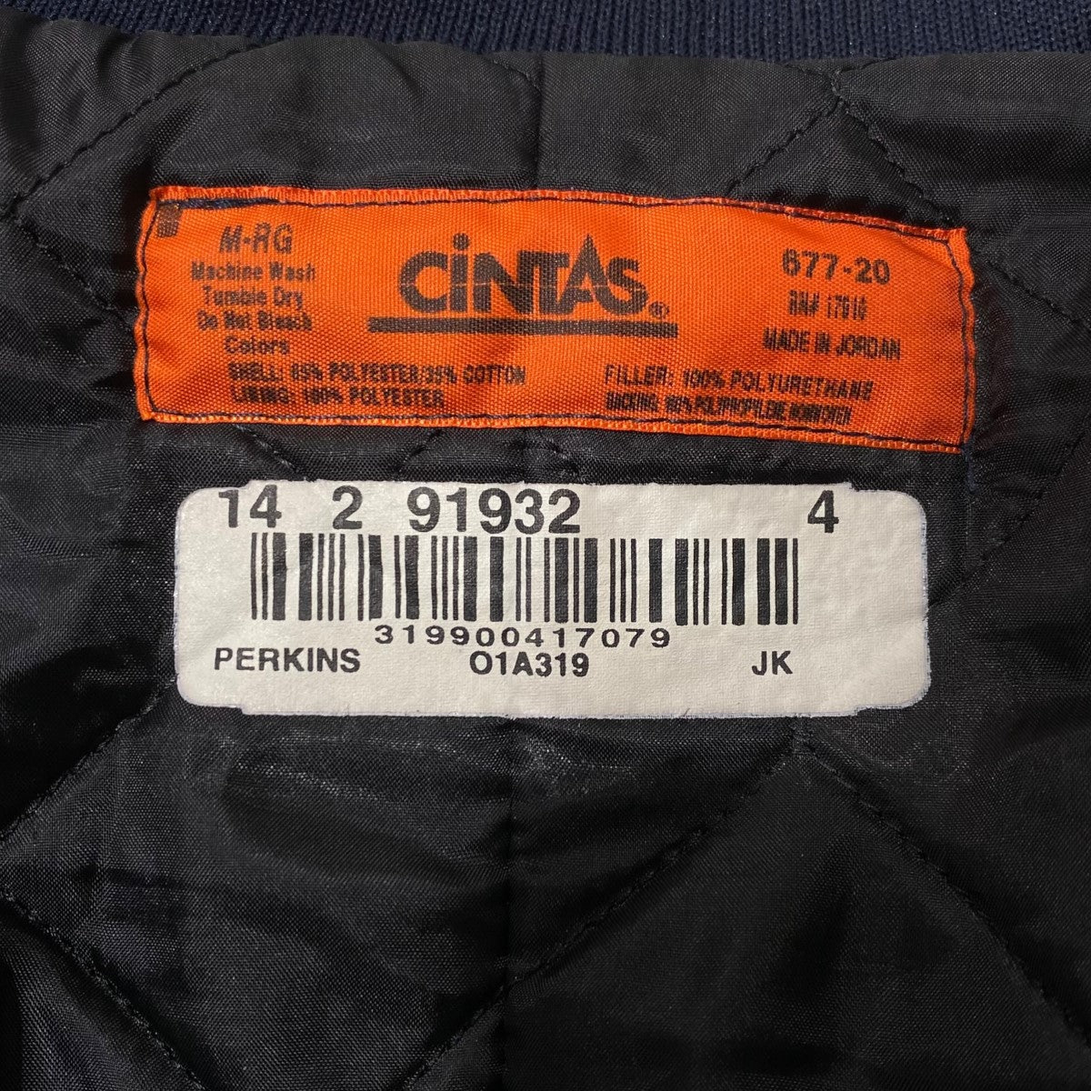 シンタスのワッペンデザイン 中綿ブルゾンです。 CINTAS 古着・中古 アウター アイテム