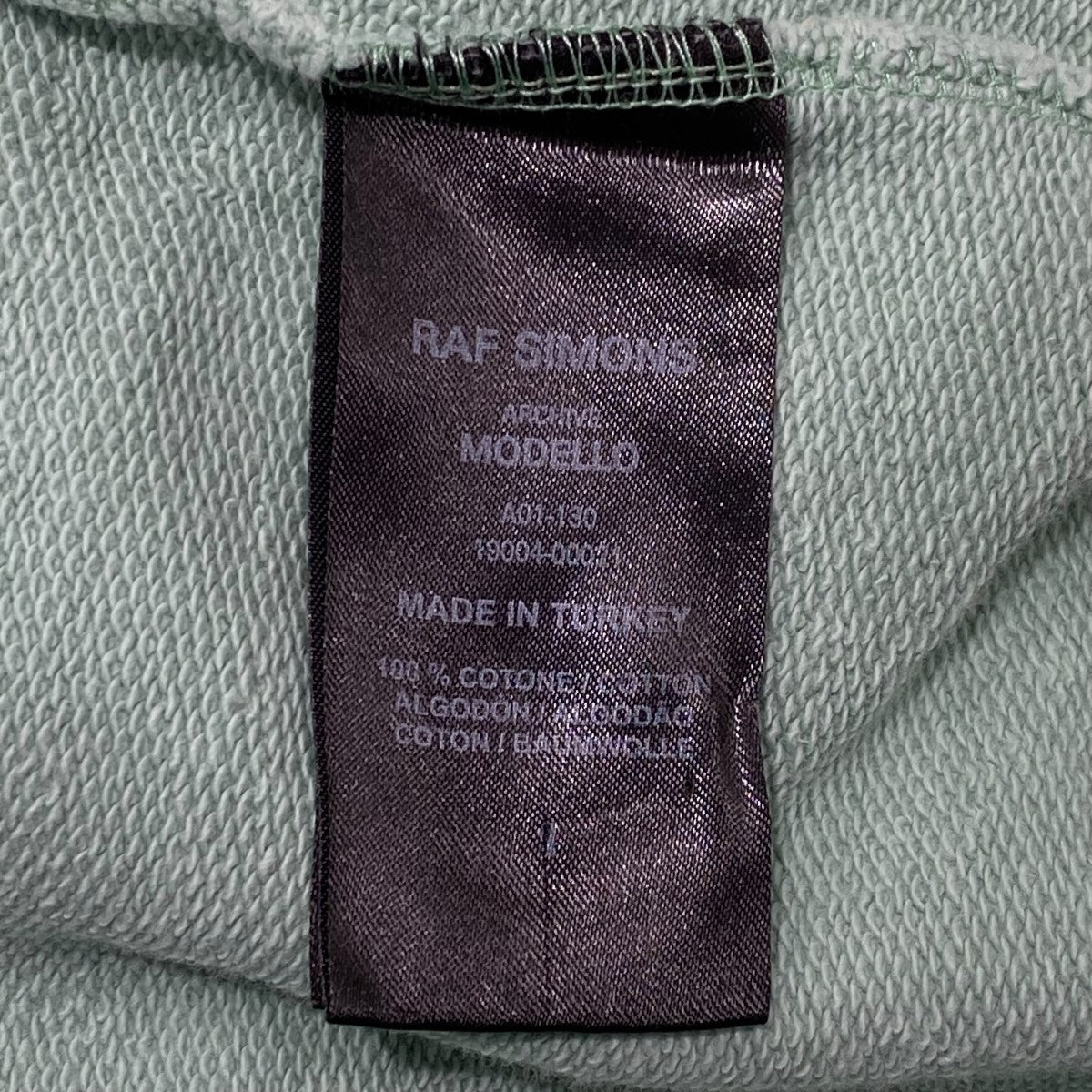ラフシモンズのスウェットです。 RAF SIMONS トップス 古着・中古アイテム