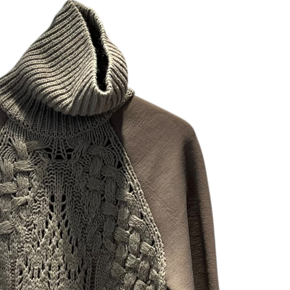 切替タートルネックニット