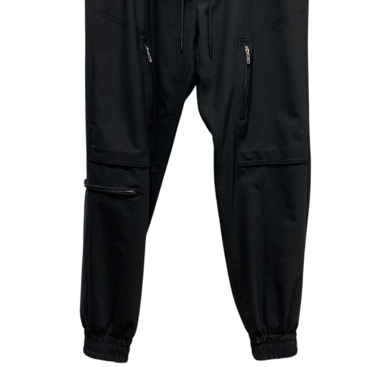 ジュン・ジーのDrawstring zip-detail Trousers トラウザーパンツ JC3321P115です。 Juun．J 古着・中古 ボトムス アイテム