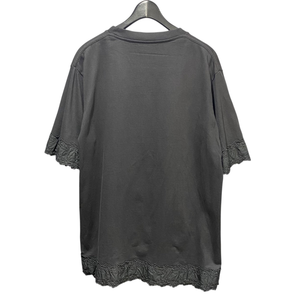 フリルTシャツ