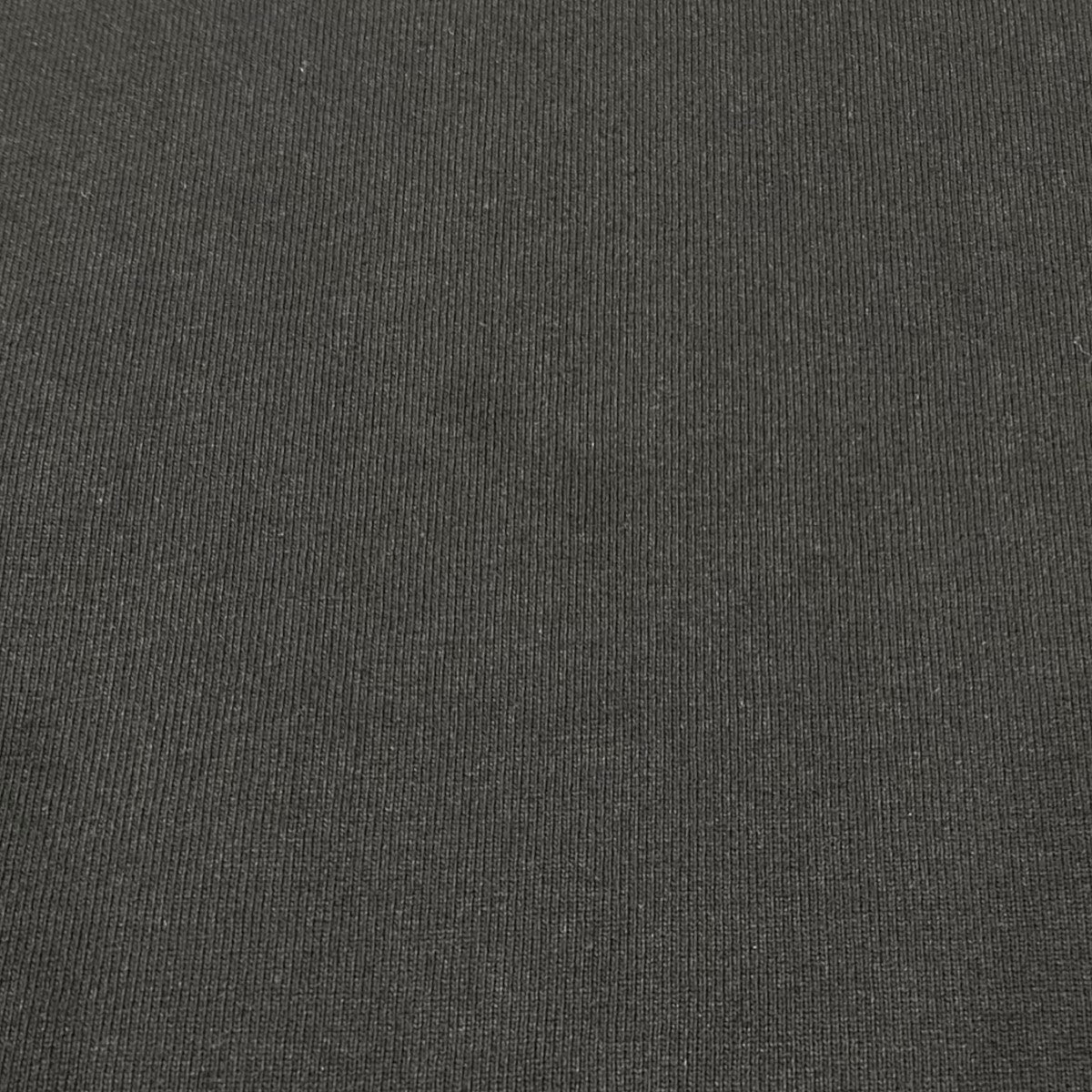 フリルTシャツ